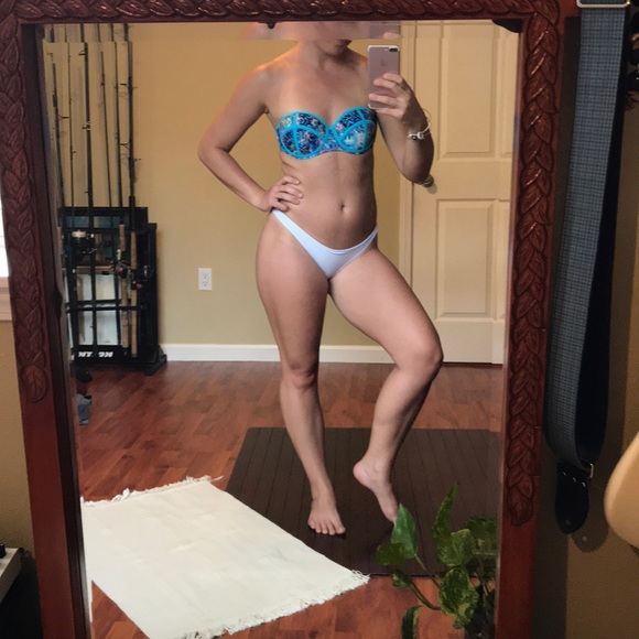 Blue Printed Strapless Bikini Top Size Small - Picture 6 of 8